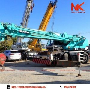 CẨU BÁNH LỐP 25T KATO KR25H- SẢN XUẤT NĂM 2007